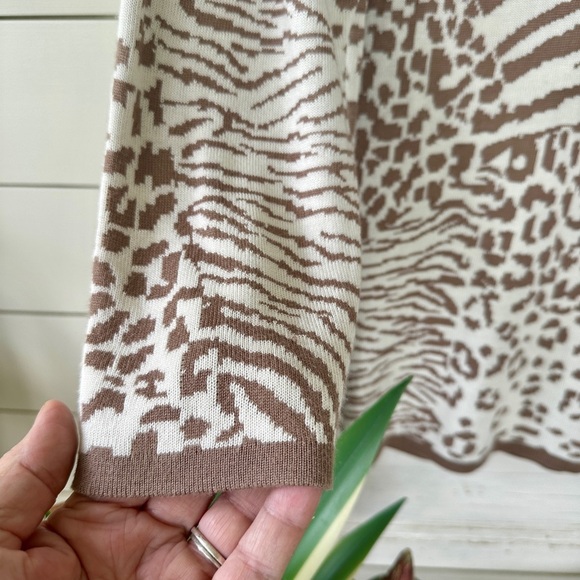 ALFRED DUNNER, WOMENS, ANIMAL PRINT, PULLOVER SWEATER. SIZE S - Picture 7 of 10